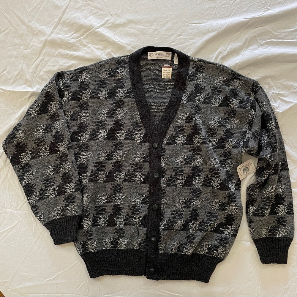 NWT JOHN ASHFORD Vintage Men's Black and Gray Patterned Cardigan Size L